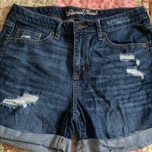 Cute mid-thigh shorts